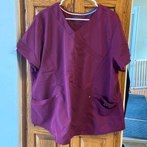 Scrub Top Size 2x | Maroon